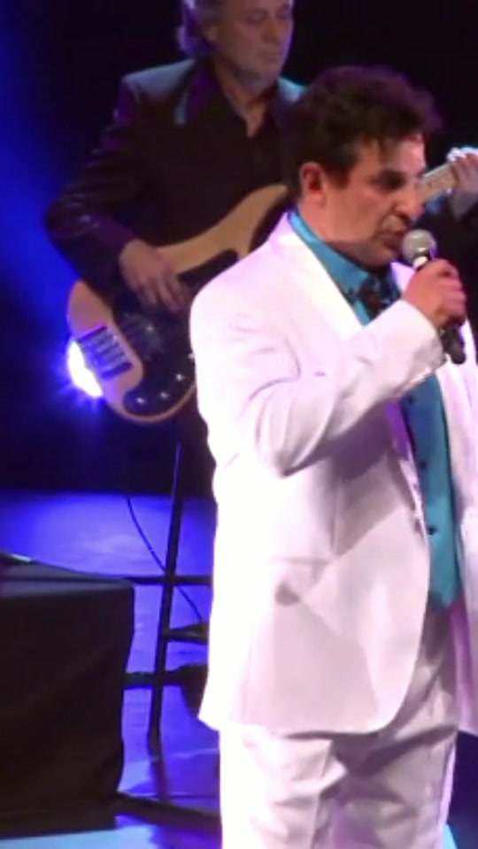 Queen in Clogs Sings Simple Life, Inner Sunshine Rules